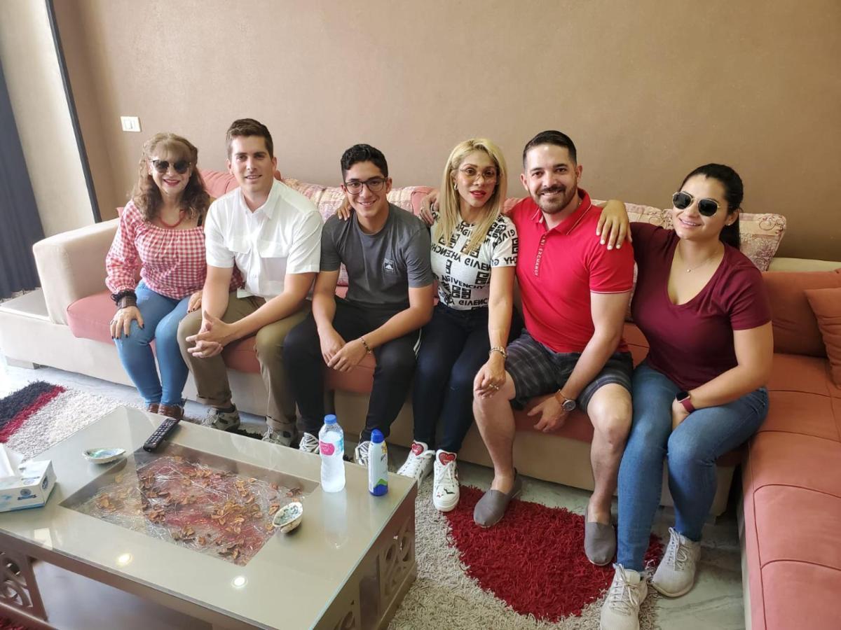 Hi Pyramids Apartment Кайро Екстериор снимка